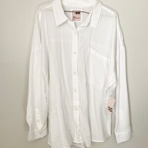 Juniors' Plus Size SO® Oversized Button-Down Shirt.